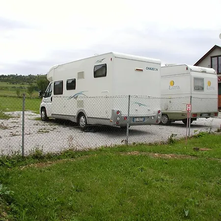 Dreveník Casa de hóspedes Spišské Podhradie